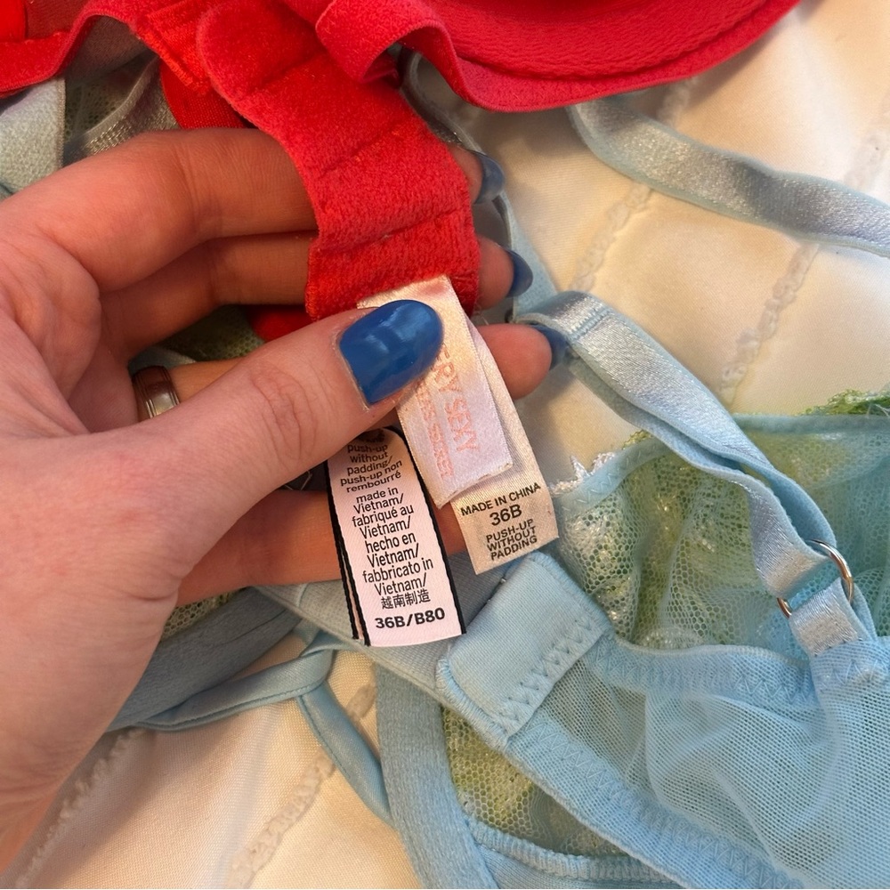 Bundle of 2 Victorias Secret bras sz 36B - Picture 5 of 5